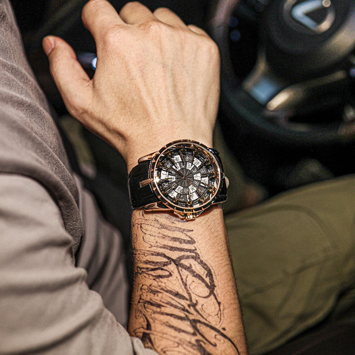 New High-End Luxury Round-Tabl - Table Watch Luxury recensione e prezzo