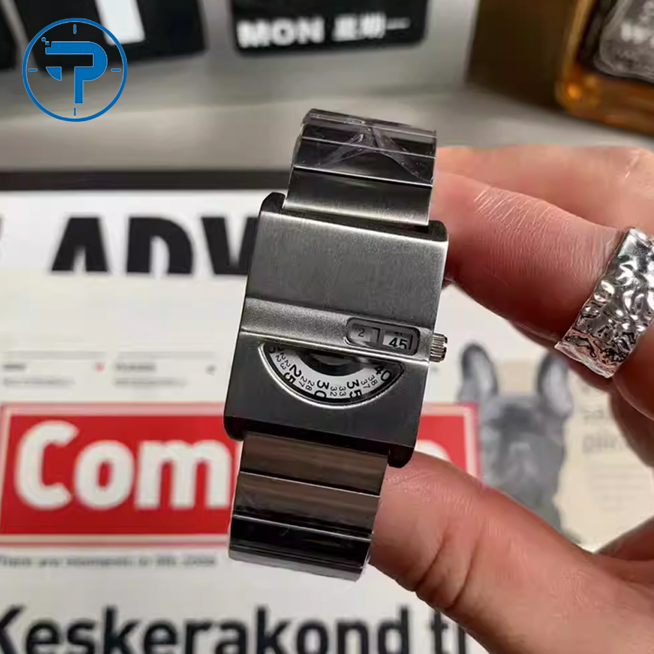 Men's Bracelet Watches Square  - Luxury Watch Market recensione e prezzo
