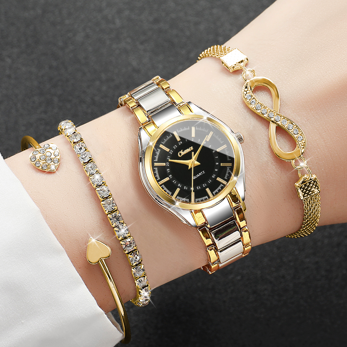 4PCS Elegant Women Watches Bra - Luxury Watch Kit recensione e prezzo