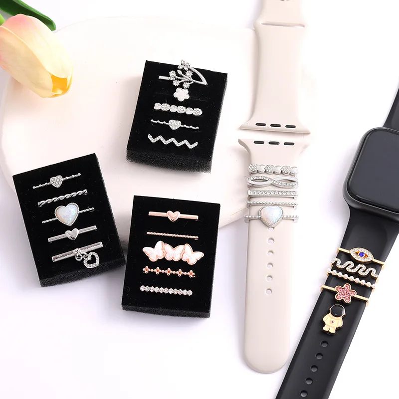 Fashion Strap Decorative Ring  - Luxury Watch Apple Bands recensione e prezzo