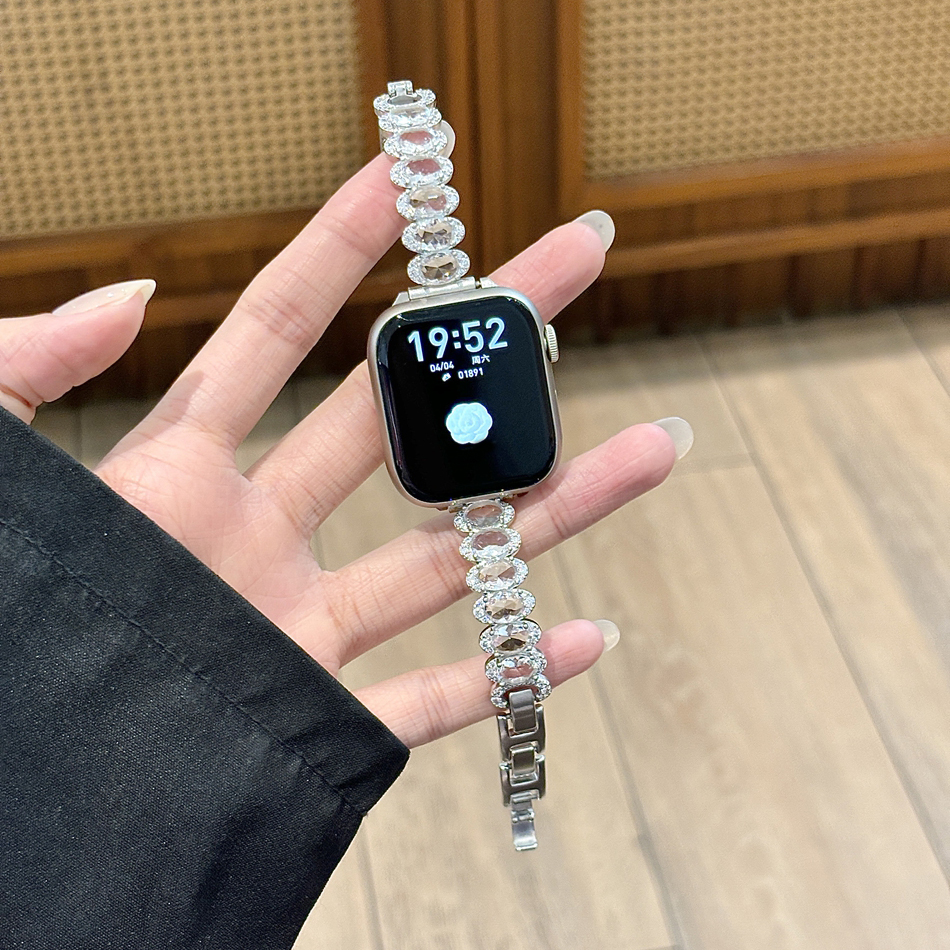 Luxury Oval Full Diamond Brace - Luxury Watch Apple Bands recensione e prezzo