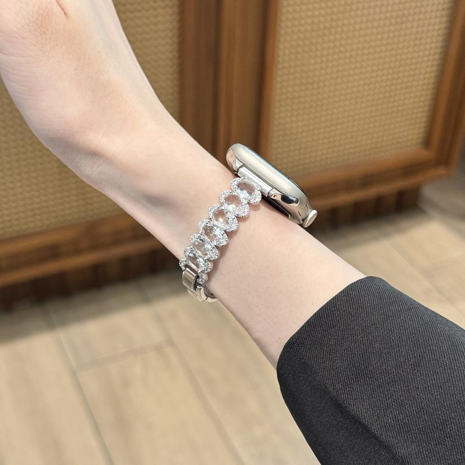 Luxury Oval Full Diamond Brace - Luxury Watch Apple Bands recensione e prezzo